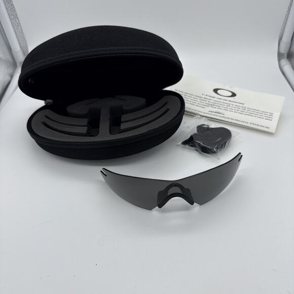Oakley M-frame Gray Sunglasses Lens ONLY Classic Wrap Made In USA Case Ballistic - Picture 1 of 4